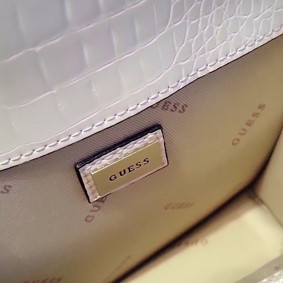 Guess Crossbody Purse - Picture 7 of 9